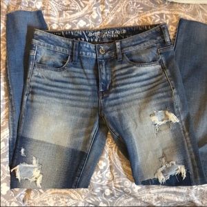 Distressed American Eagle Jeans size 8 Euc 😍